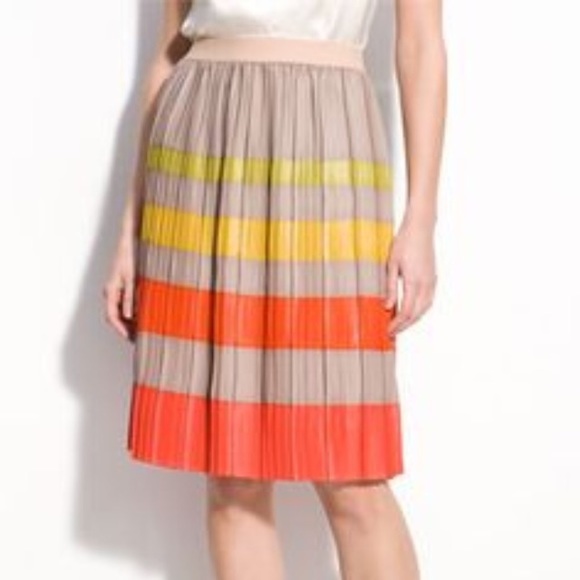 BCBG Maximazria Pleated Skirt - Picture 1 of 7